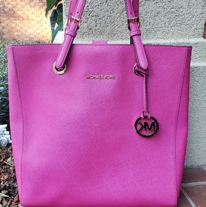 Michael Kors Fuchsia shoulder bag